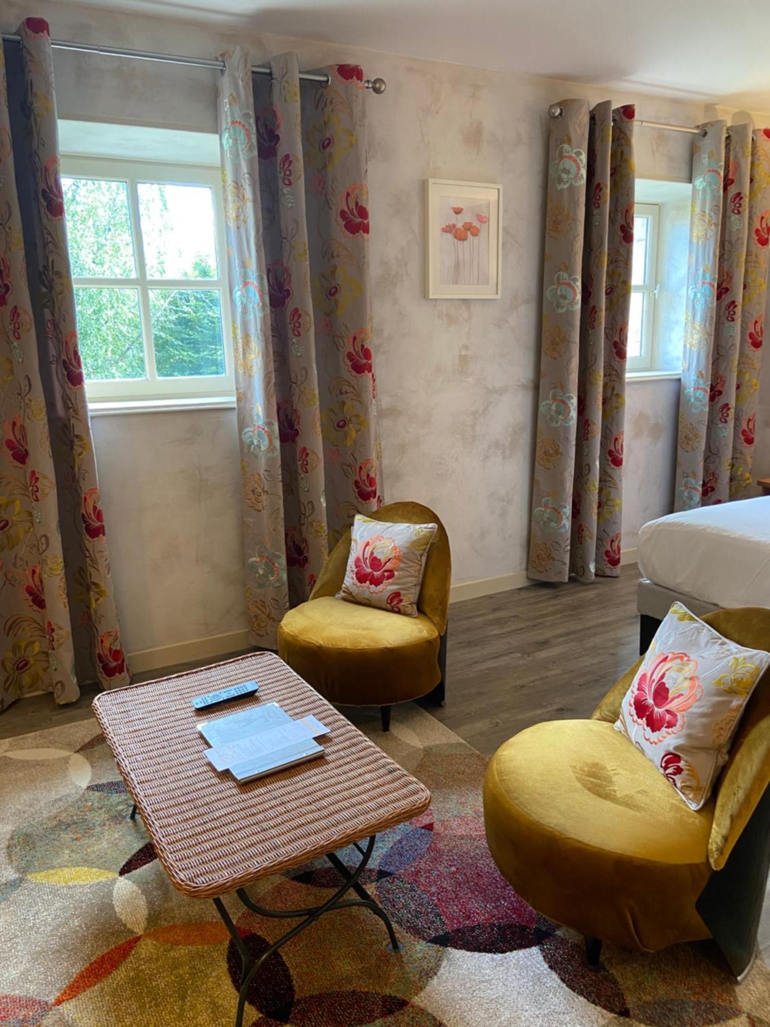 Demeures Et Chateaux L'Abbaye Caladoise - Anciennement Hostellerie Ferme Du Poulet Villefranche-sur-Saône Kamer foto