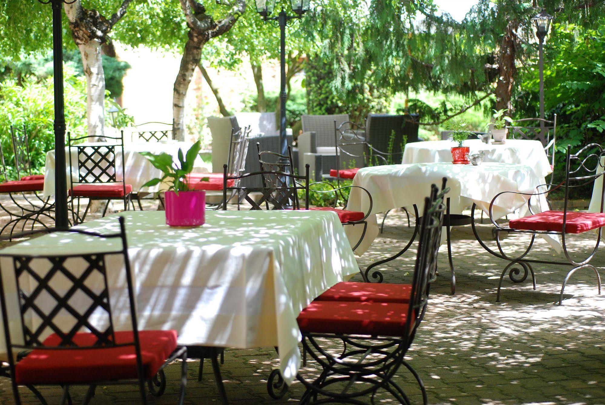 Demeures Et Chateaux L'Abbaye Caladoise - Anciennement Hostellerie Ferme Du Poulet Villefranche-sur-Saône Buitenkant foto